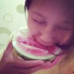 网上求视频吃瓜,吃瓜群众围观视频，揭秘幕后故事